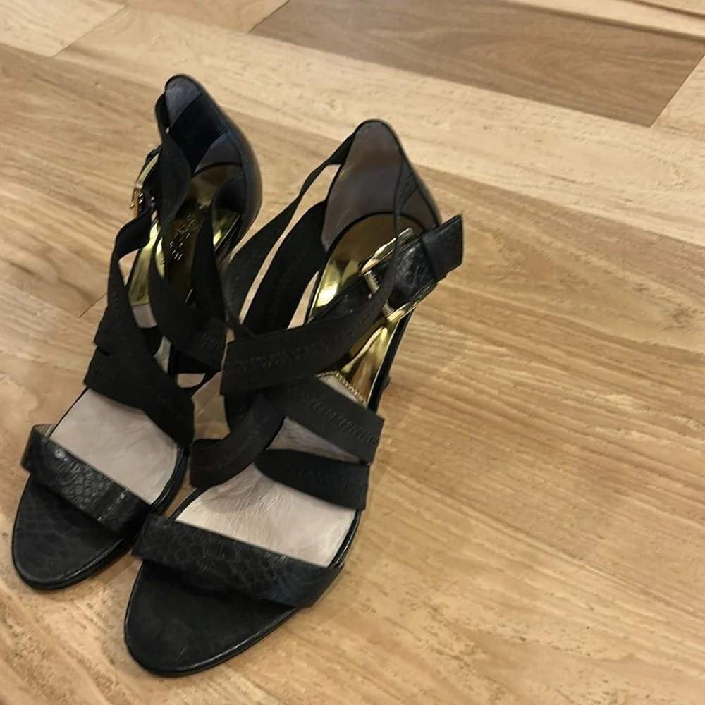 Michael Kors size 9.5 - Picture 2 of 6